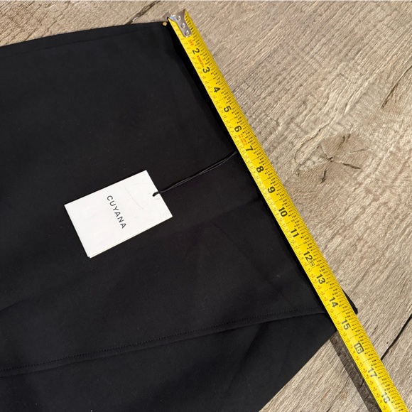 Cuyana Cotton Twill Paneled Skirt in Black. - Picture 3 of 6
